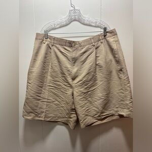 Callaway Golf Men's Size 42 Khaki Pleated Bermuda Shorts Logo
